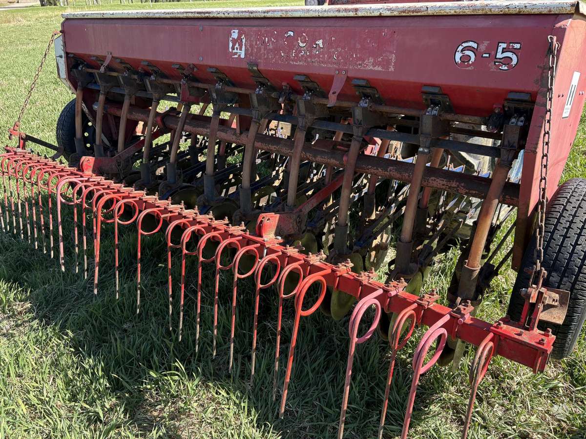 Internacional Internacional, seeders, planters