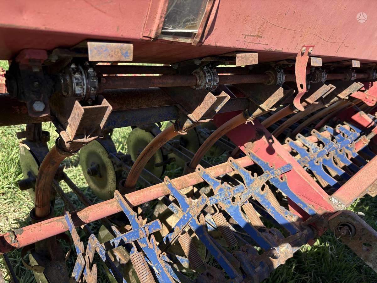Internacional Internacional, seeders, planters