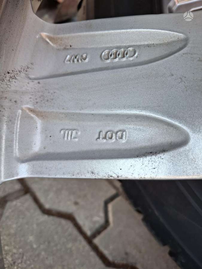 Audi Q7, lengvojo lydinio, R20