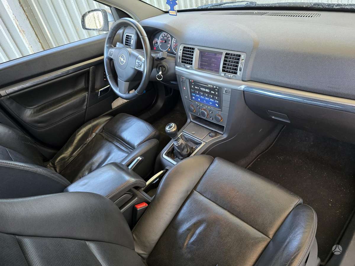 Opel Vectra, 2.2 l., Седан