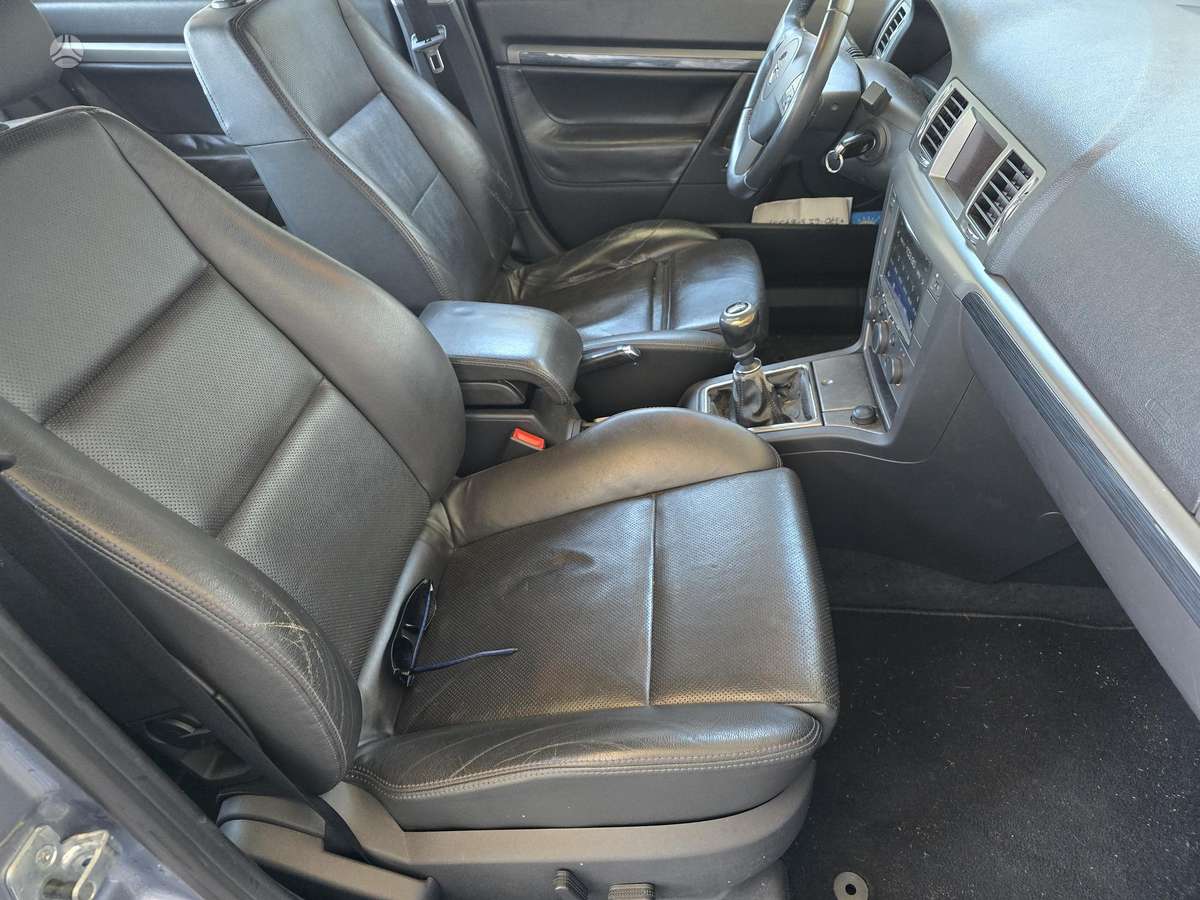 Opel Vectra, 2.2 l., Седан