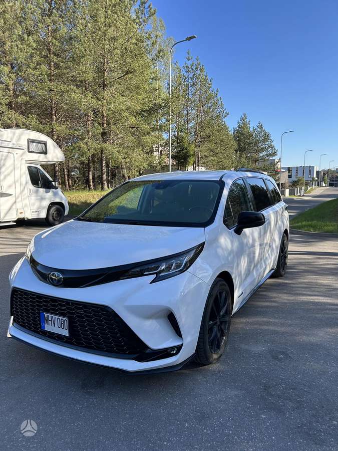 Toyota Sienna - 3
