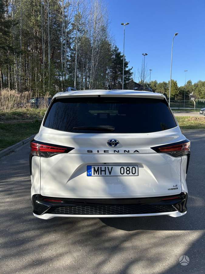 Toyota Sienna - 6