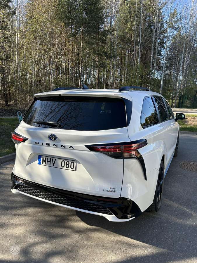 Toyota Sienna - 7