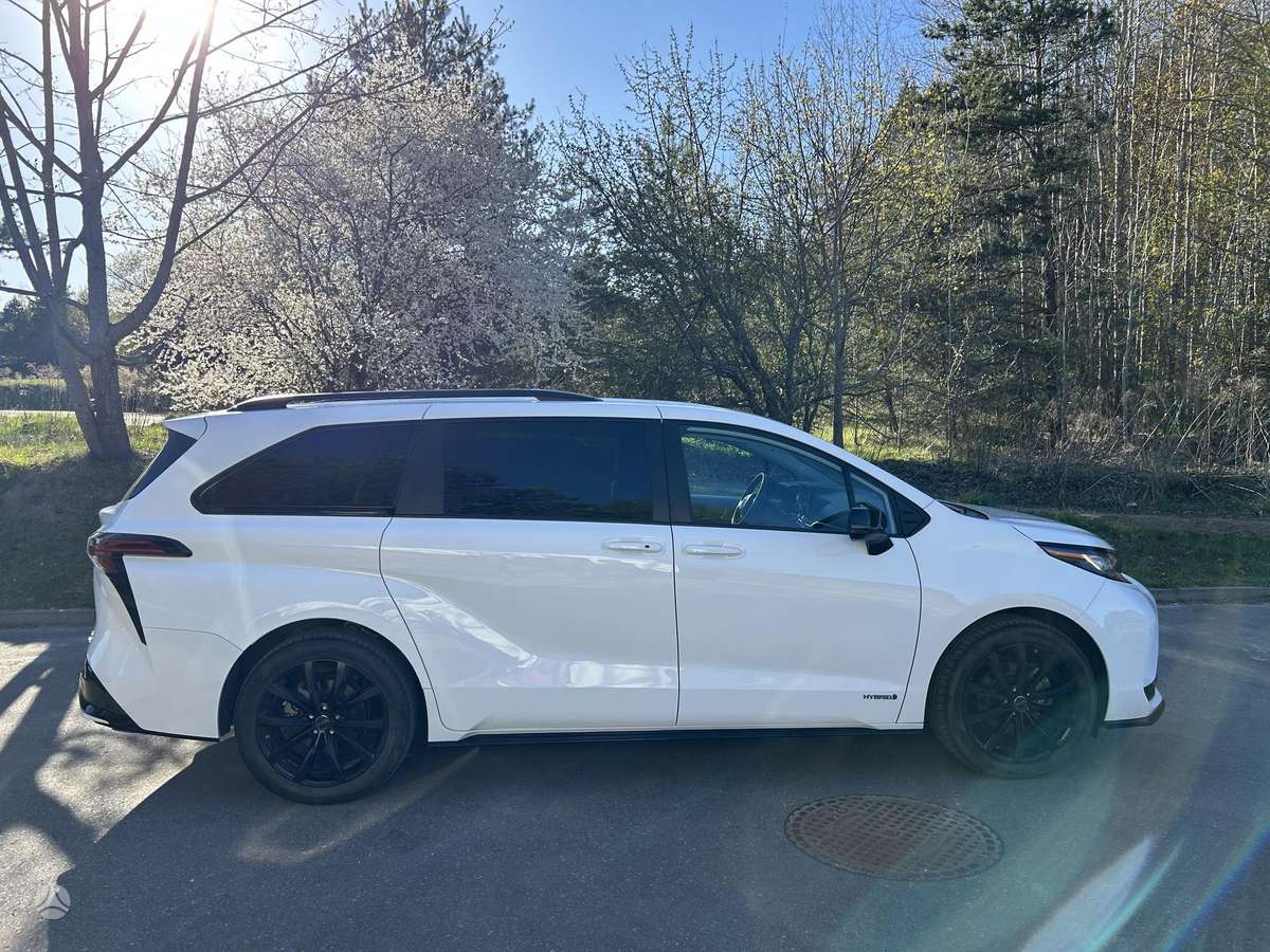 Toyota Sienna - 8