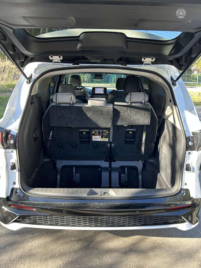 Toyota Sienna - 10