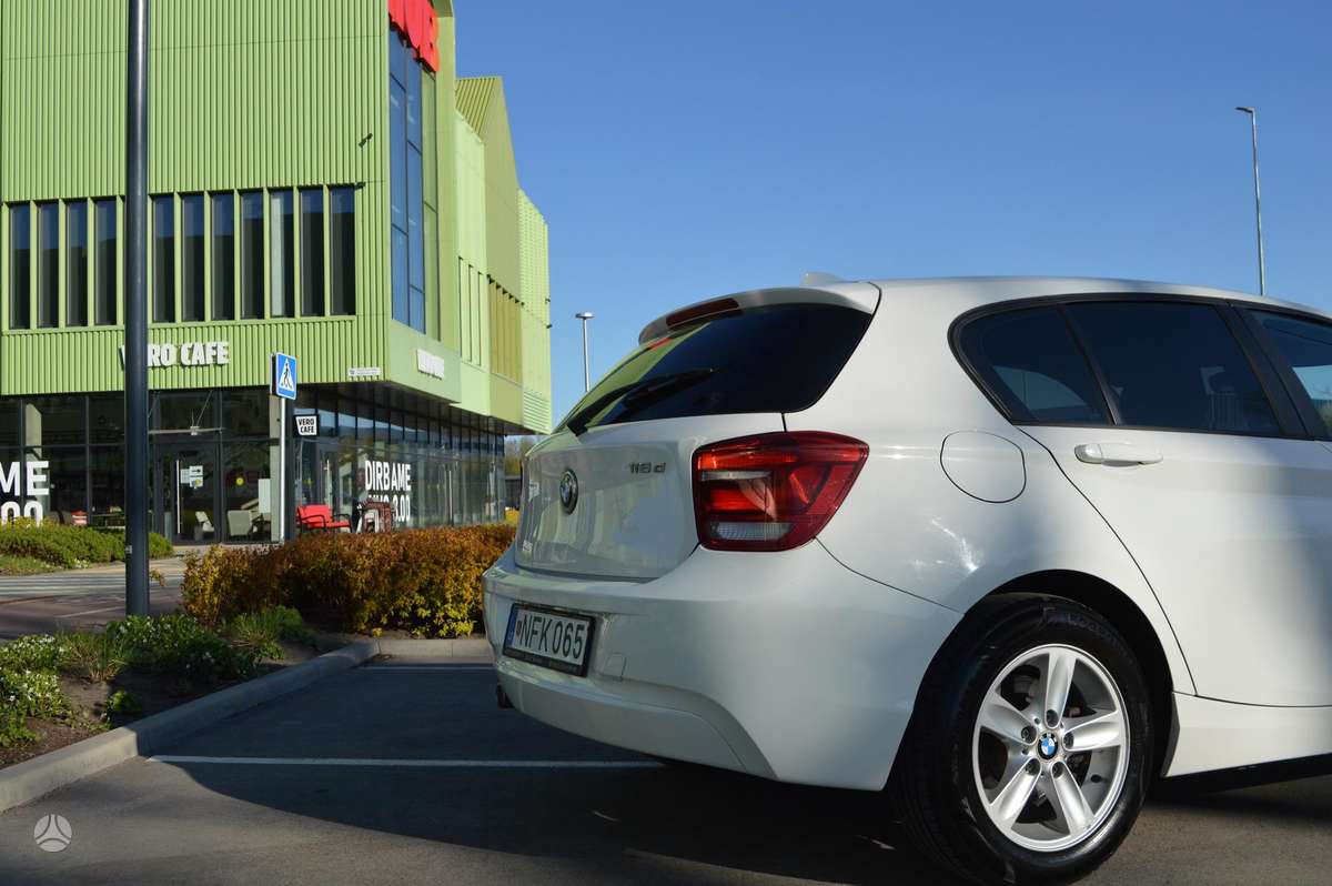 BMW 116, 2.0 l., hečbekas