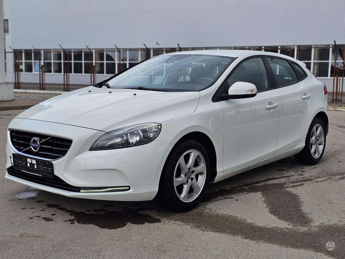 Volvo V40, 1.6 l., hatchback