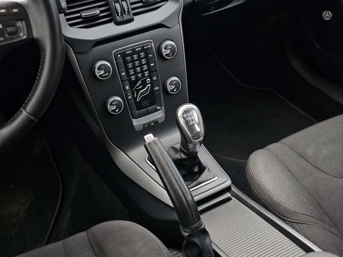 Volvo V40, 1.6 l., Хэтчбек