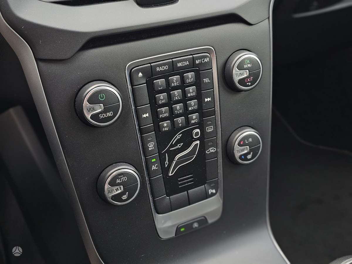 Volvo V40, 1.6 l., Хэтчбек