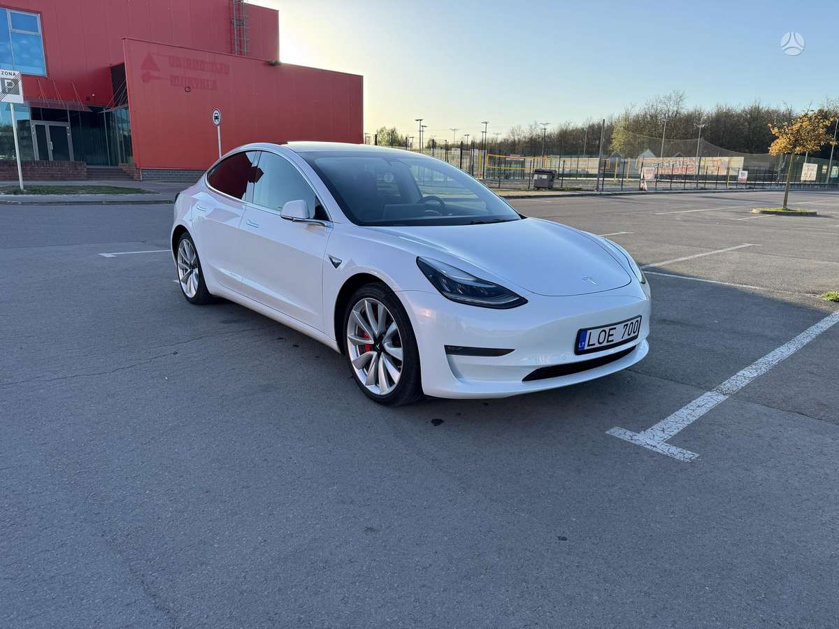 Tesla Model 3, 81 kWh, hatchback