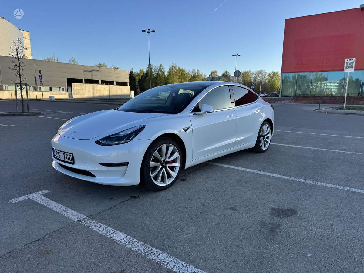 Tesla Model 3, 81 kWh, hatchback