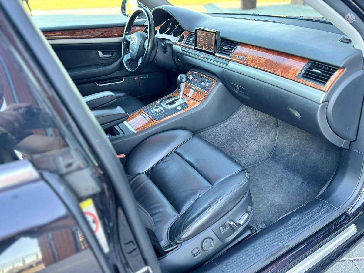 Audi A8, 3.0 l., Седан