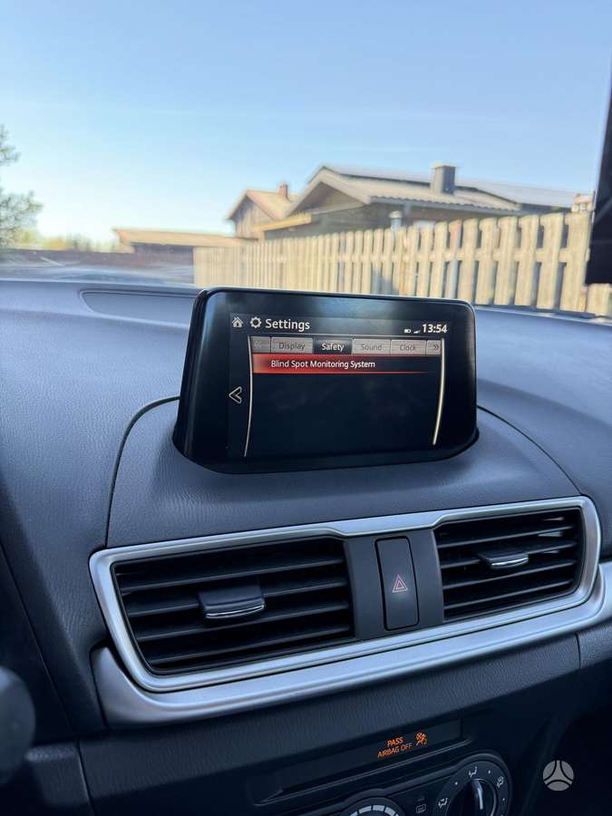 Mazda 3, 2.0 l., Седан