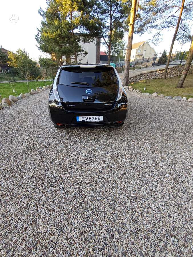 Nissan Leaf, 30 kWh, hatchback
