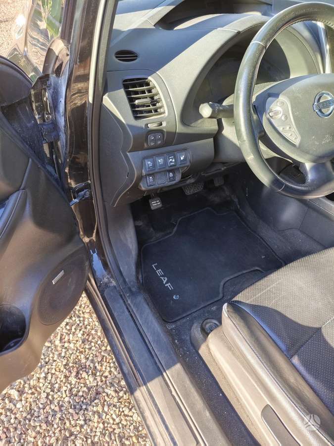 Nissan Leaf, 30 kWh, hatchback