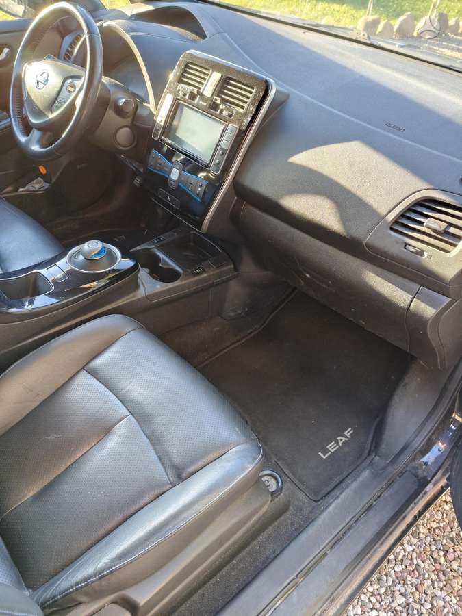 Nissan Leaf, 30 kWh, hatchback