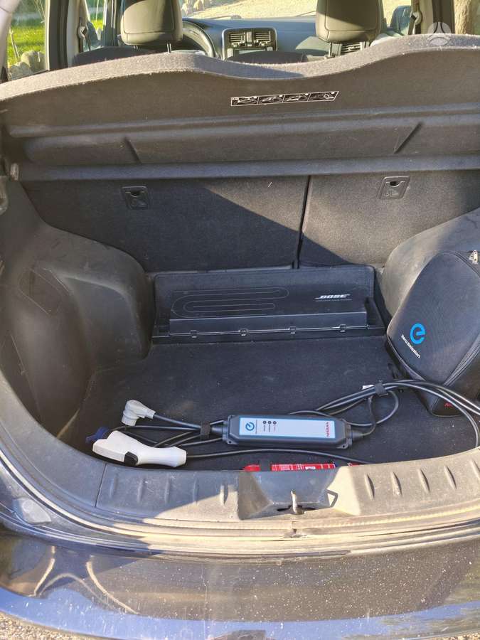 Nissan Leaf, 30 kWh, hatchback