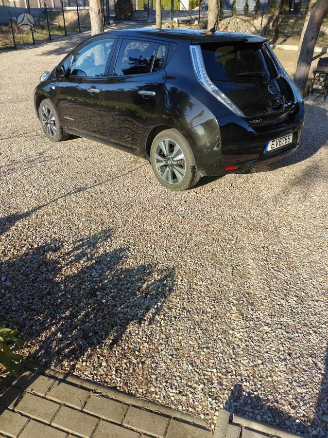 Nissan Leaf, 30 kWh, hatchback