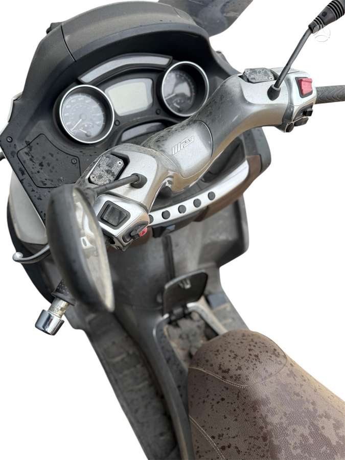 Piaggio MP3 300cc, трициклы