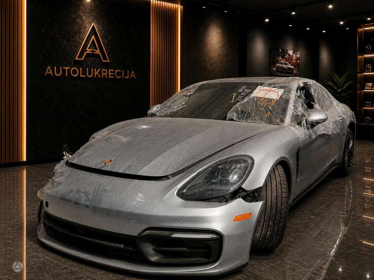 Porsche Panamera - 1