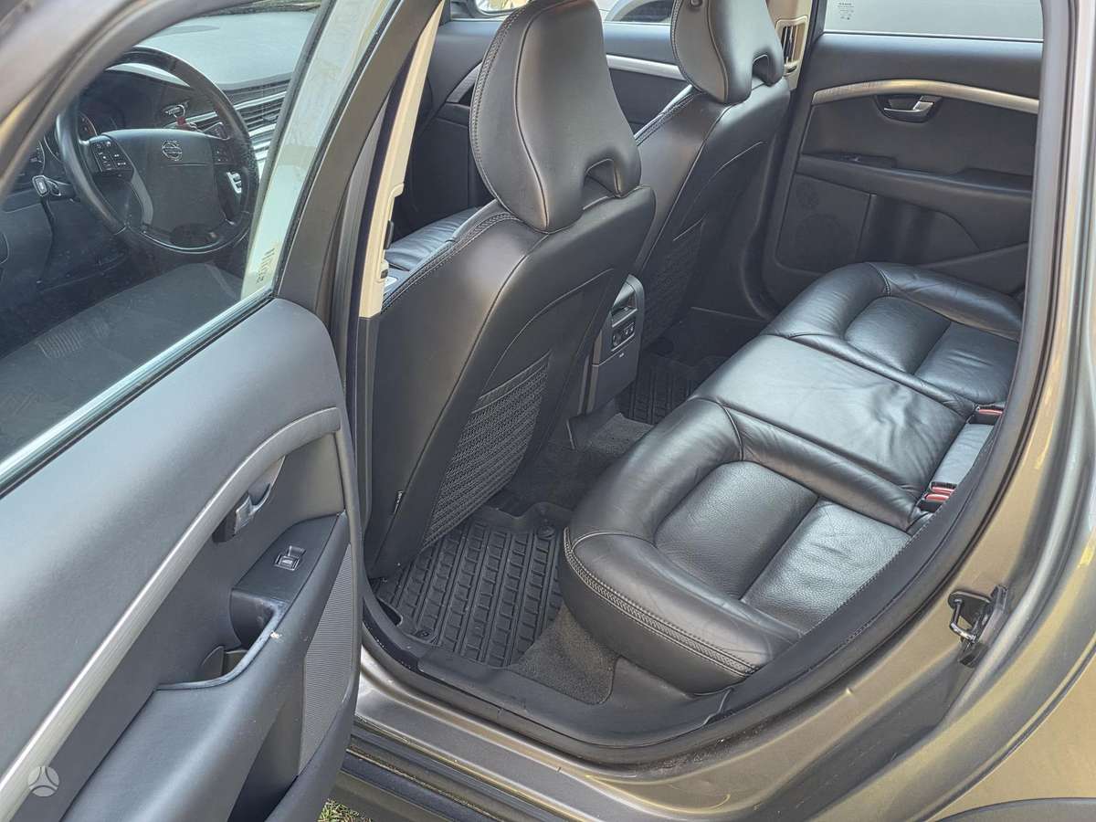 Volvo XC70, 2.4 l., Универсал