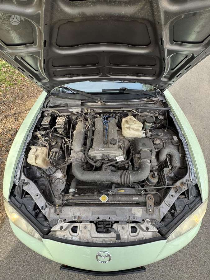 Mazda MX-5, 1.6 l., convertible