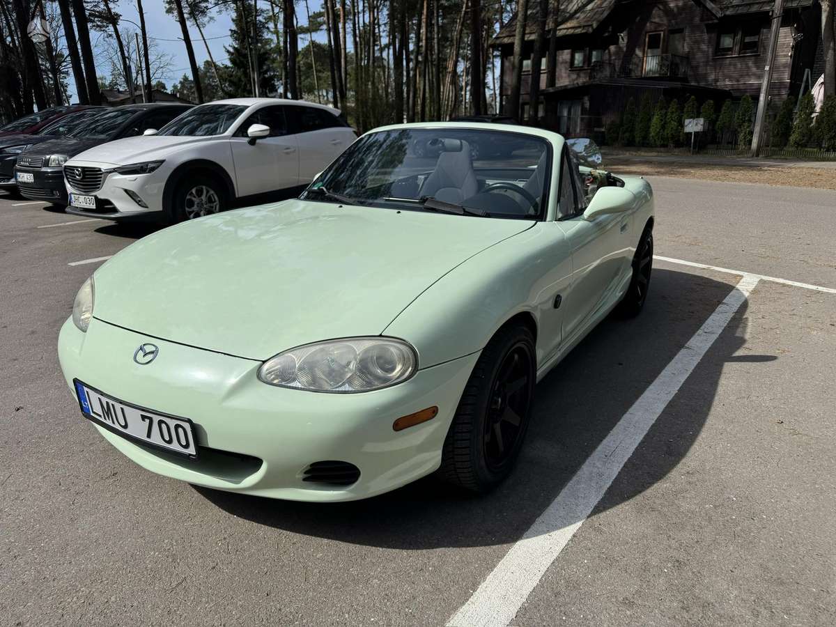 Mazda MX-5, 1.6 l., convertible