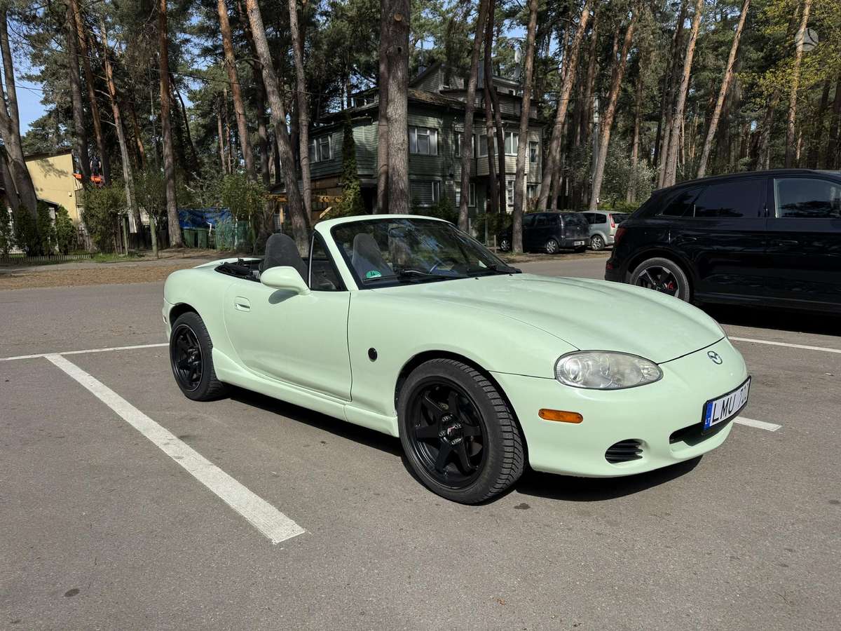 Mazda MX-5, 1.6 l., convertible