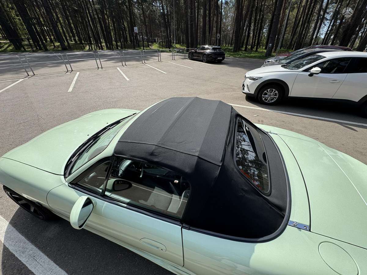 Mazda MX-5, 1.6 l., convertible