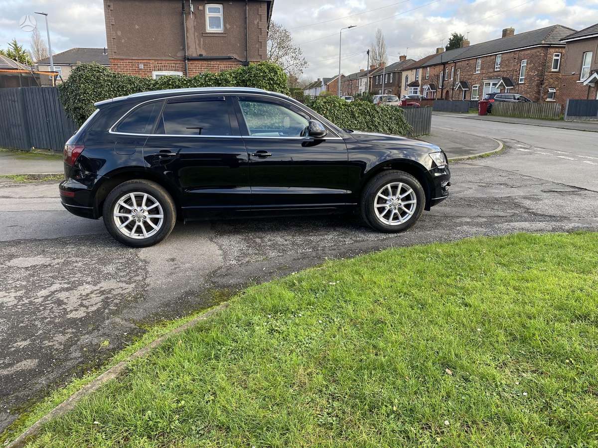 Audi Q5, 2.0 l., Внедорожник / Кроссовер
