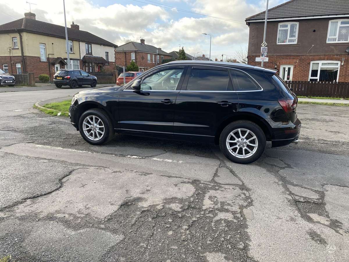 Audi Q5, 2.0 l., Внедорожник / Кроссовер