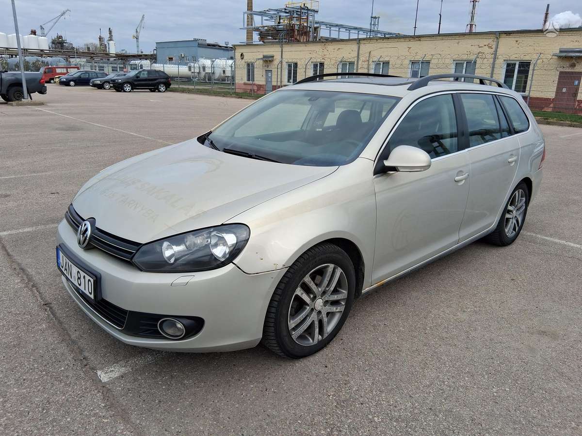 Volkswagen Golf - 1