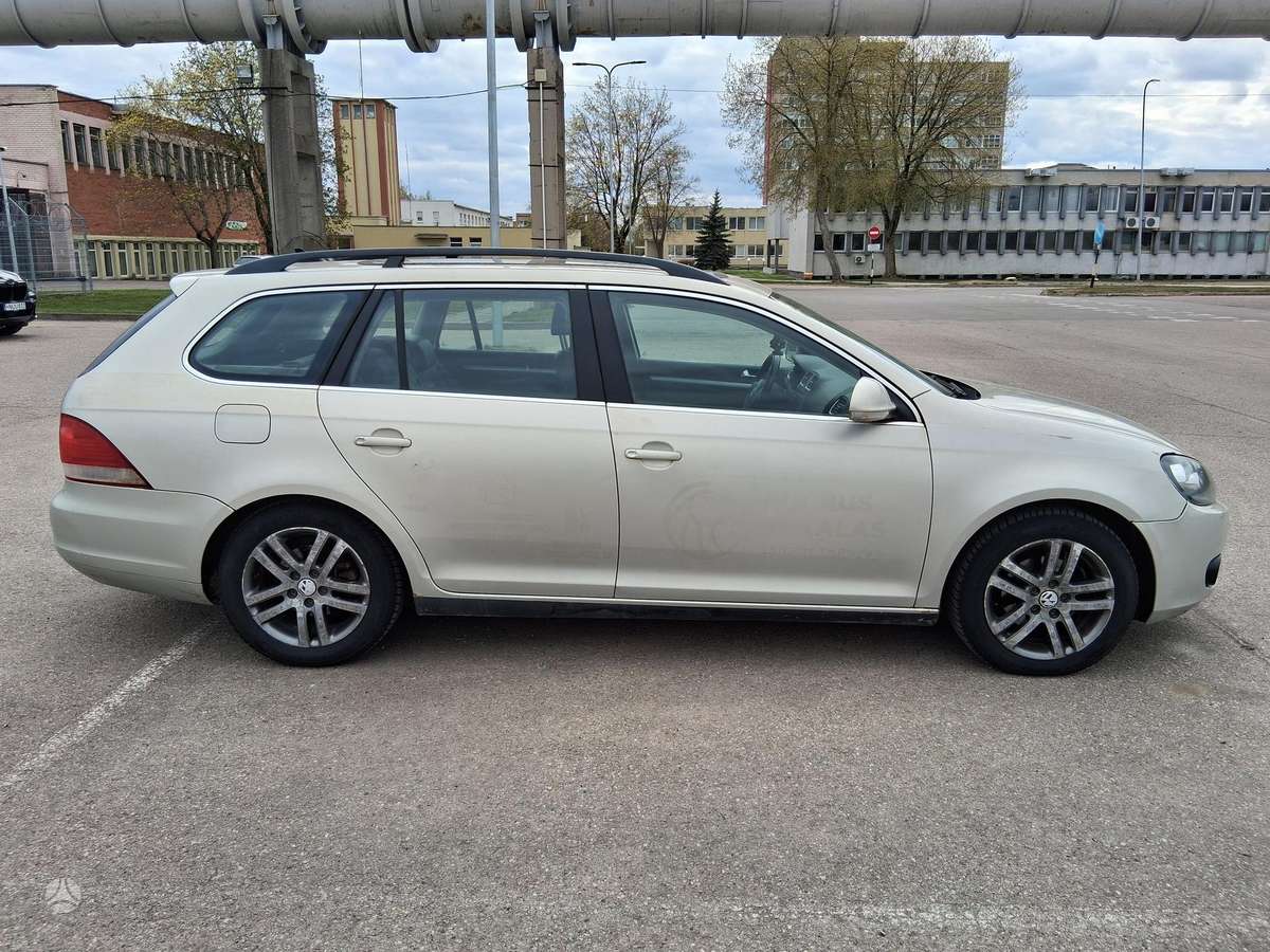 Volkswagen Golf - 4