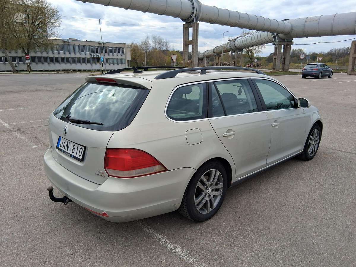 Volkswagen Golf - 5