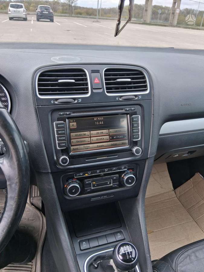 Volkswagen Golf - 12