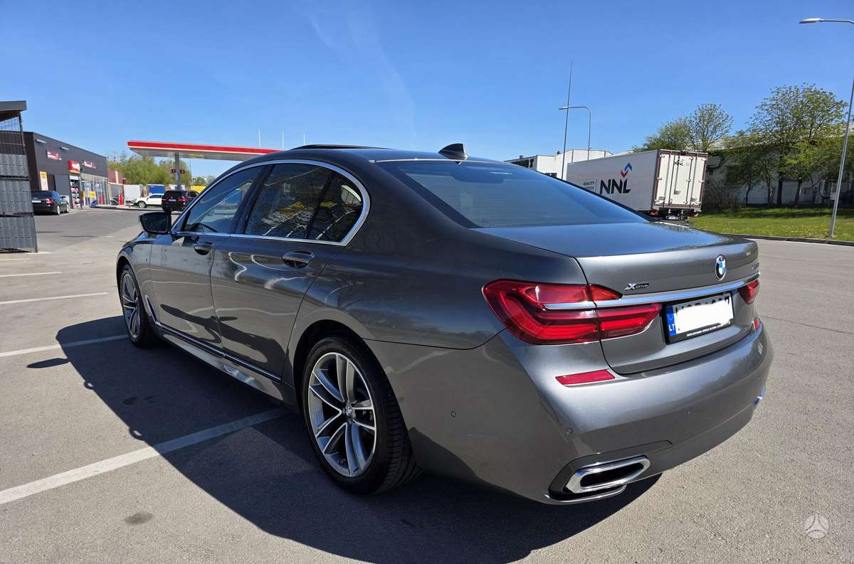 BMW 740, 3.0 l., Седан