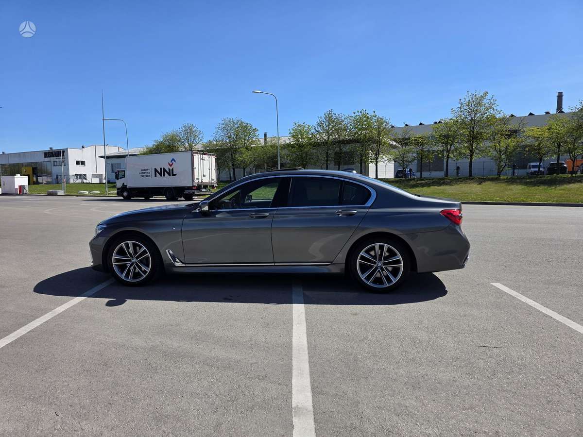 BMW 740, 3.0 l., Седан