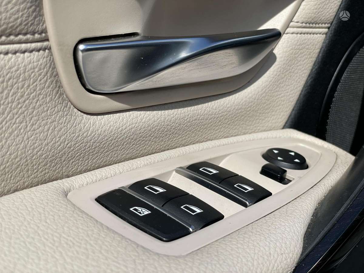 BMW 318, 1.5 l., Седан