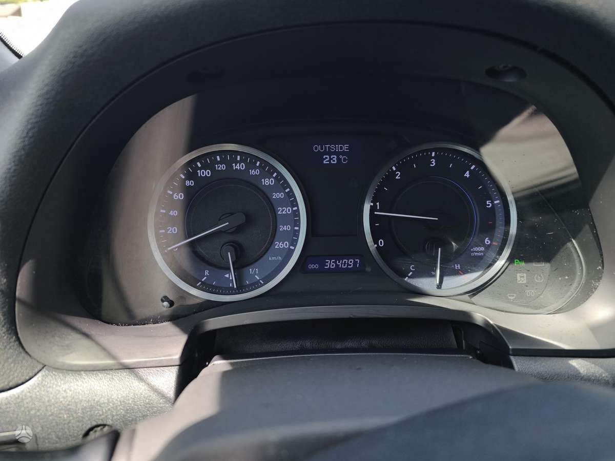 Lexus IS 220, 2.2 l., sedanas