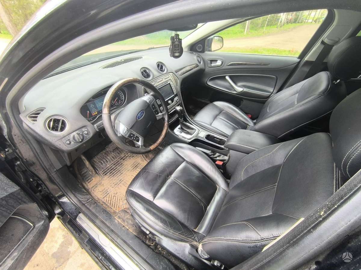 Ford Mondeo for parts