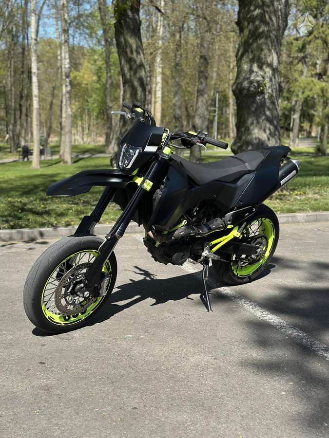 KTM SMC 690cc, supermoto