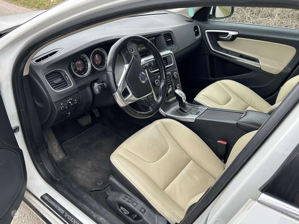 Volvo S60, 2.5 l., Седан