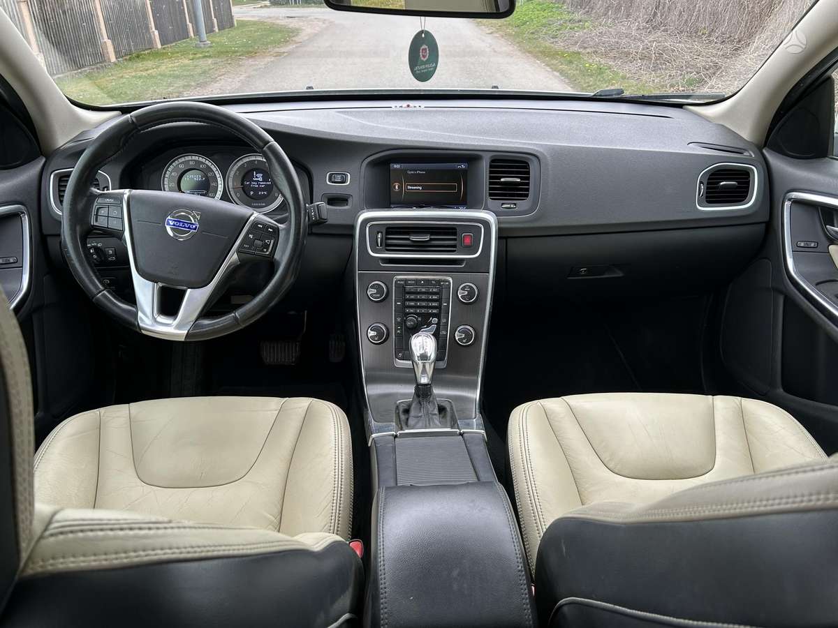 Volvo S60, 2.5 l., Седан