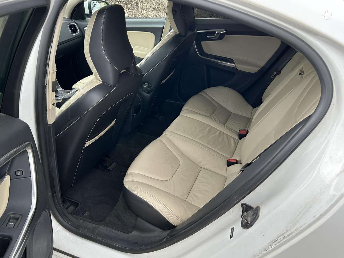 Volvo S60, 2.5 l., Седан