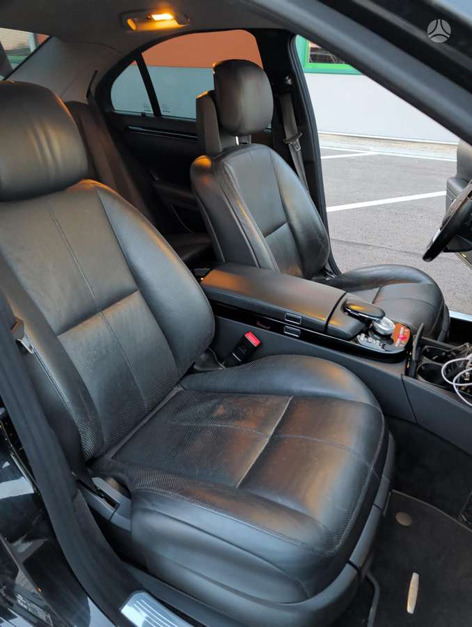 Mercedes-Benz S320, sedanas