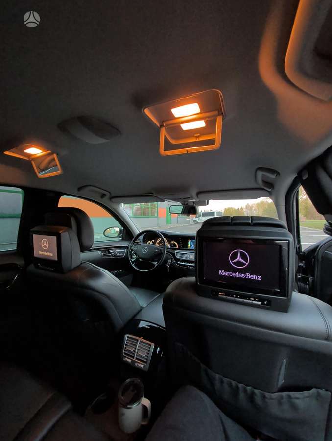 Mercedes-Benz S320, sedanas