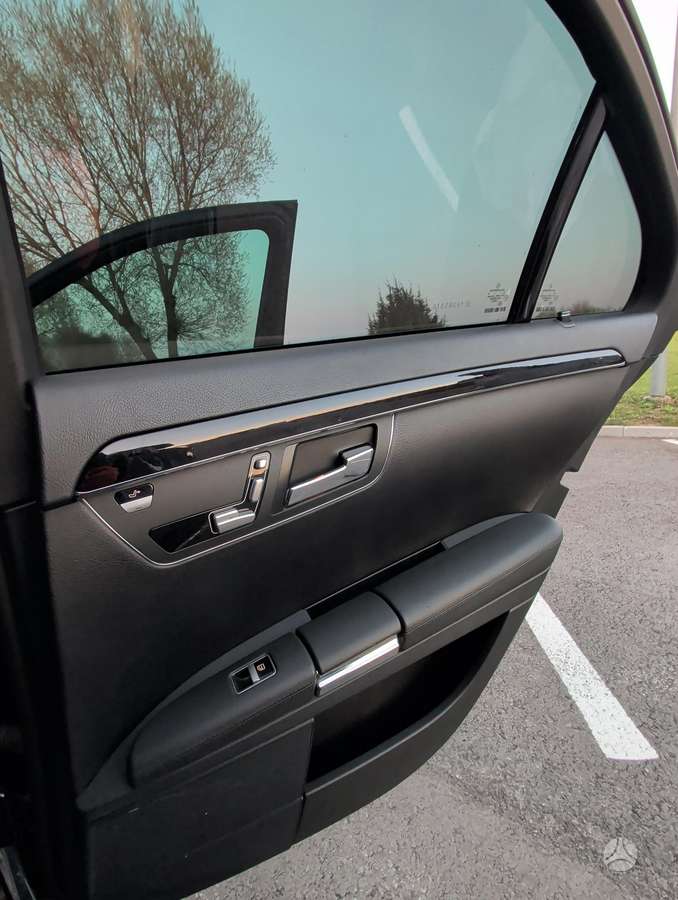 Mercedes-Benz S320, sedanas