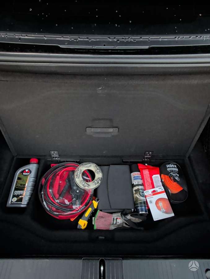 Mercedes-Benz S320, sedanas
