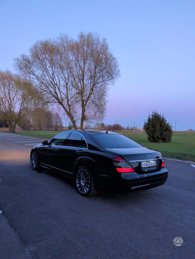 Mercedes-Benz S320, sedanas
